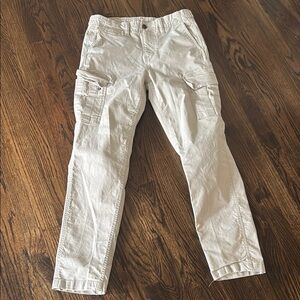 American Eagle Men's Cream Cargo Pants, size 30.